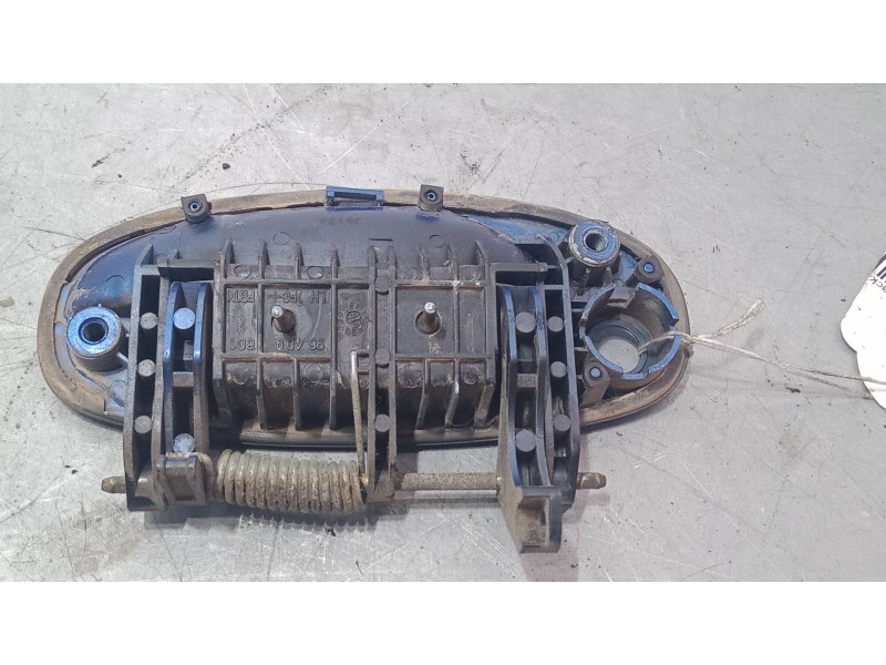 Recambio de maneta exterior puerta delantera izquierda para chevrolet aveo / kalos hatchback (t200) 1.4 16v referencia OEM IAM   Recambio de maneta exterior puerta delantera izquierda para chevrolet aveo / kalos hatchback (t200) 1.4 16v referencia OEM IAM