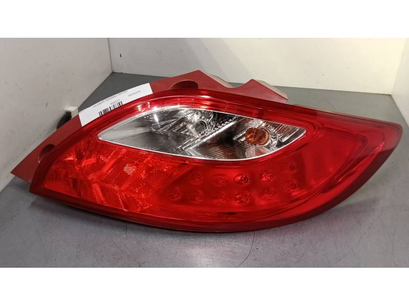PILOTO TRASERO DERECHO D65151150 