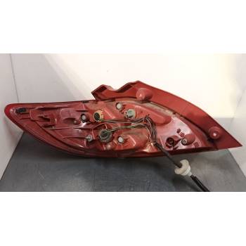 PILOTO TRASERO DERECHO D65151150 