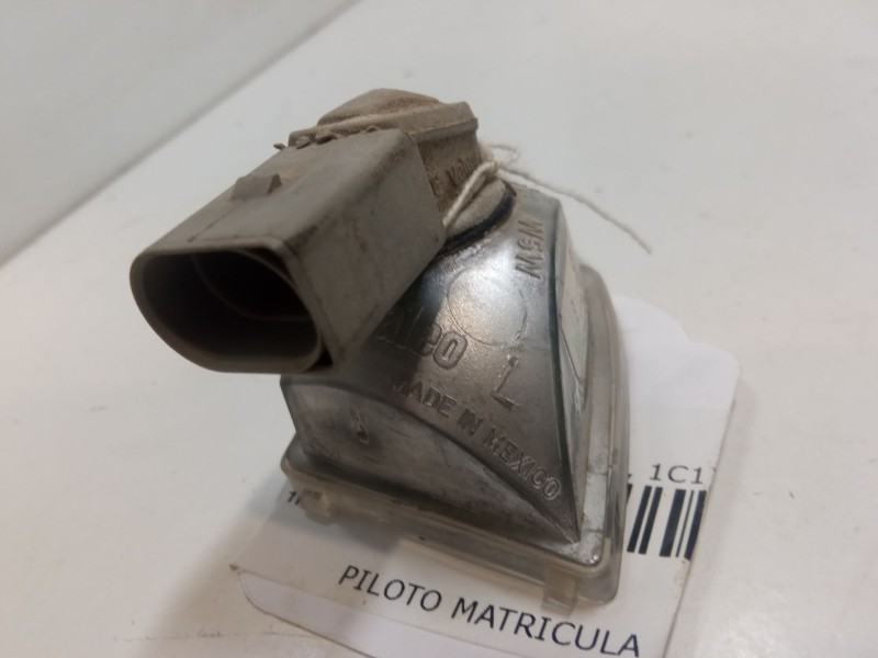 Recambio de piloto matricula para volkswagen new beetle (9c1, 1c1) 1.9 tdi referencia OEM IAM izquierdo  1C0990013 Recambio de piloto matricula para volkswagen new beetle (9c1, 1c1) 1.9 tdi referencia OEM IAM izquierdo  1C0990013