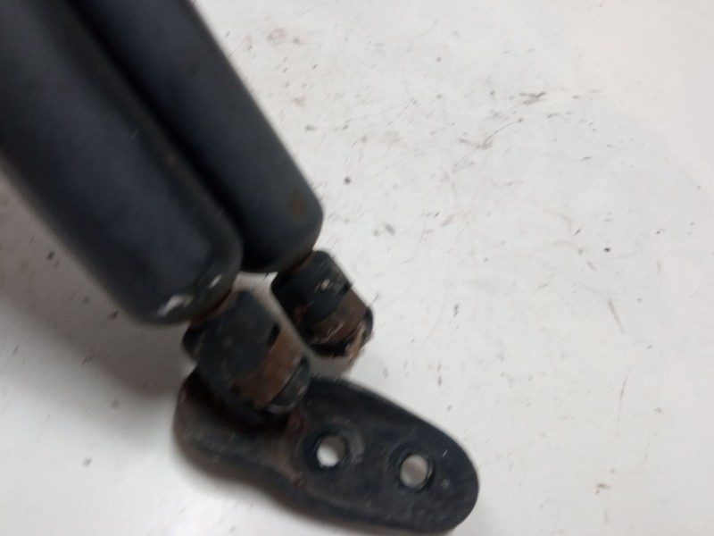 Recambio de amortiguadores maletero / porton para seat alhambra (7v8, 7v9) 2.0 i referencia OEM IAM    Recambio de amortiguadores maletero / porton para seat alhambra (7v8, 7v9) 2.0 i referencia OEM IAM