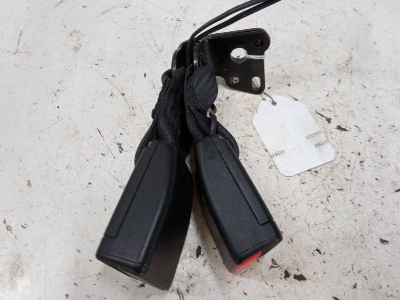 ANCLAJE CINTURON TRASERO IZQUIERDO 878176563R 