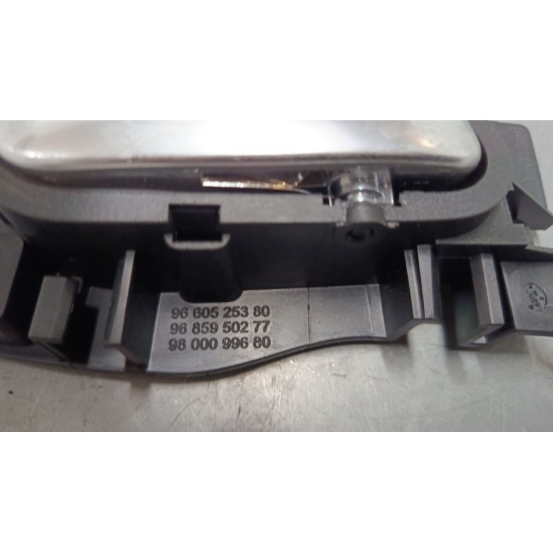 Recambio de maneta interior puerta delantera derecha para citroën c-elysee (dd_) 1.2 vti 82 referencia OEM IAM    Recambio de maneta interior puerta delantera derecha para citroën c-elysee (dd_) 1.2 vti 82 referencia OEM IAM