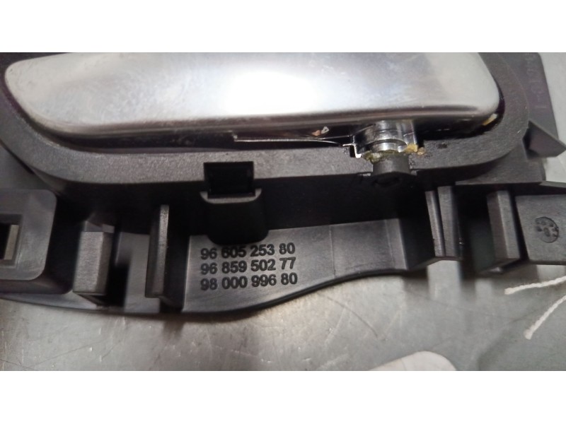 Recambio de maneta interior puerta trasera derecha para citroën c-elysee (dd_) 1.2 vti 82 referencia OEM IAM    Recambio de maneta interior puerta trasera derecha para citroën c-elysee (dd_) 1.2 vti 82 referencia OEM IAM