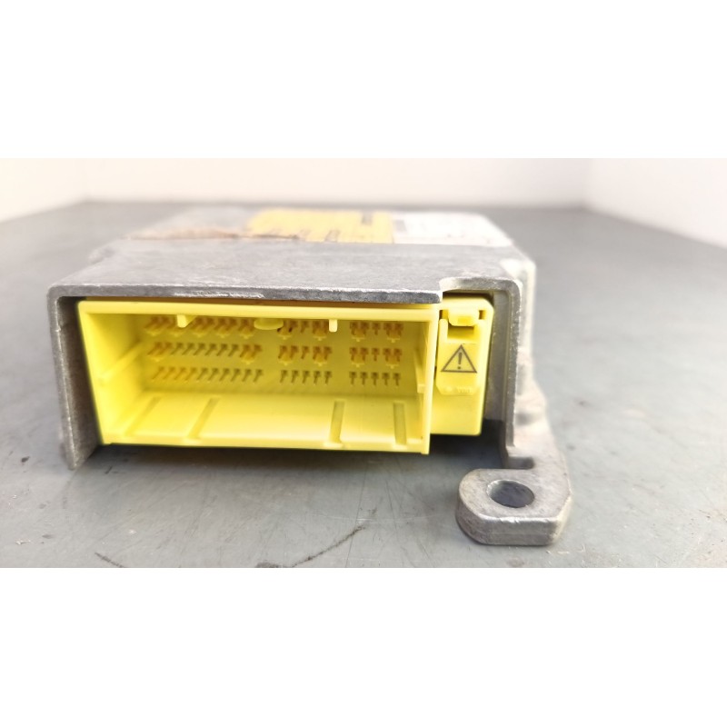 Recambio de centralita airbag para toyota corolla (_e12_) 2.0 d-4d (cde120r_, cde120l_) referencia OEM IAM 8917002380   Recambio de centralita airbag para toyota corolla (_e12_) 2.0 d-4d (cde120r_, cde120l_) referencia OEM IAM 8917002380