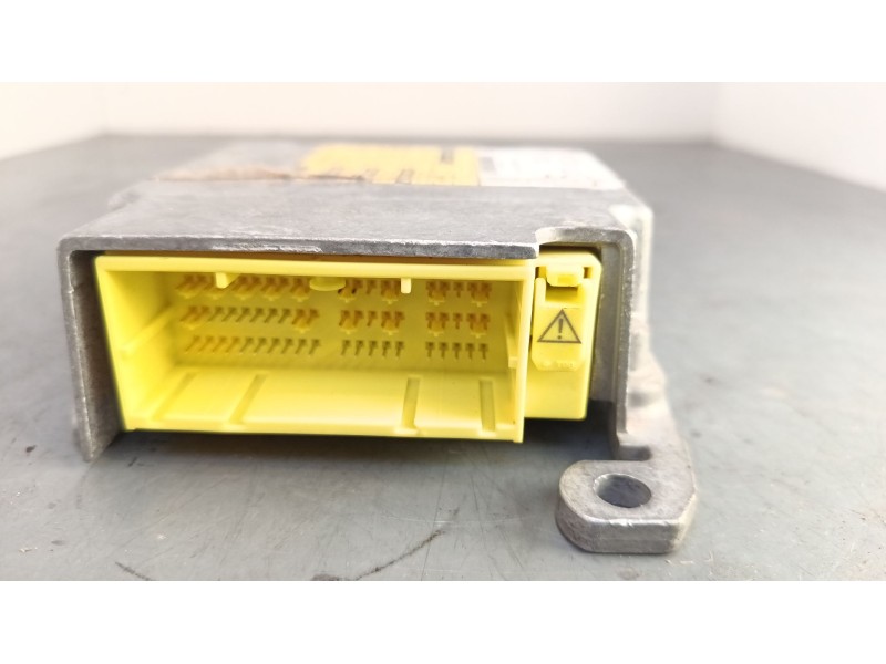 Recambio de centralita airbag para toyota corolla (_e12_) 2.0 d-4d (cde120r_, cde120l_) referencia OEM IAM 8917002380   Recambio de centralita airbag para toyota corolla (_e12_) 2.0 d-4d (cde120r_, cde120l_) referencia OEM IAM 8917002380