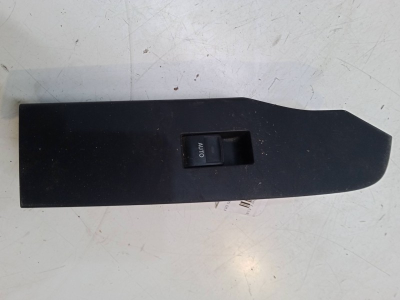 Recambio de mando elevalunas delantero derecho para toyota auris station wagon (_e18_) 1.8 hybrid (zwe186_) referencia OEM IAM 7