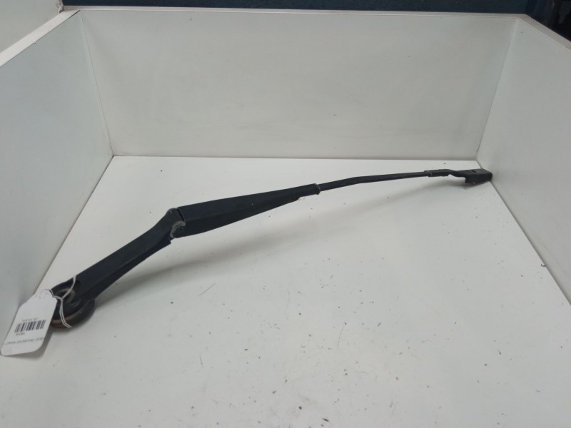 Recambio de brazo limpia delantero derecho para ford focus iii 1.6 tdci referencia OEM IAM    Recambio de brazo limpia delantero derecho para ford focus iii 1.6 tdci referencia OEM IAM