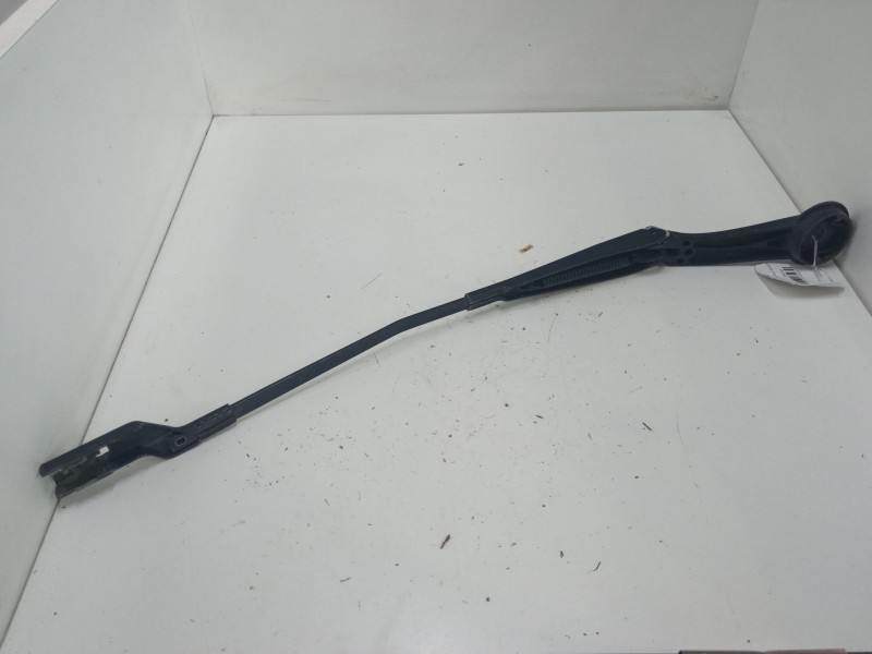 Recambio de brazo limpia delantero izquierdo para ford focus iii 1.6 tdci referencia OEM IAM    Recambio de brazo limpia delantero izquierdo para ford focus iii 1.6 tdci referencia OEM IAM