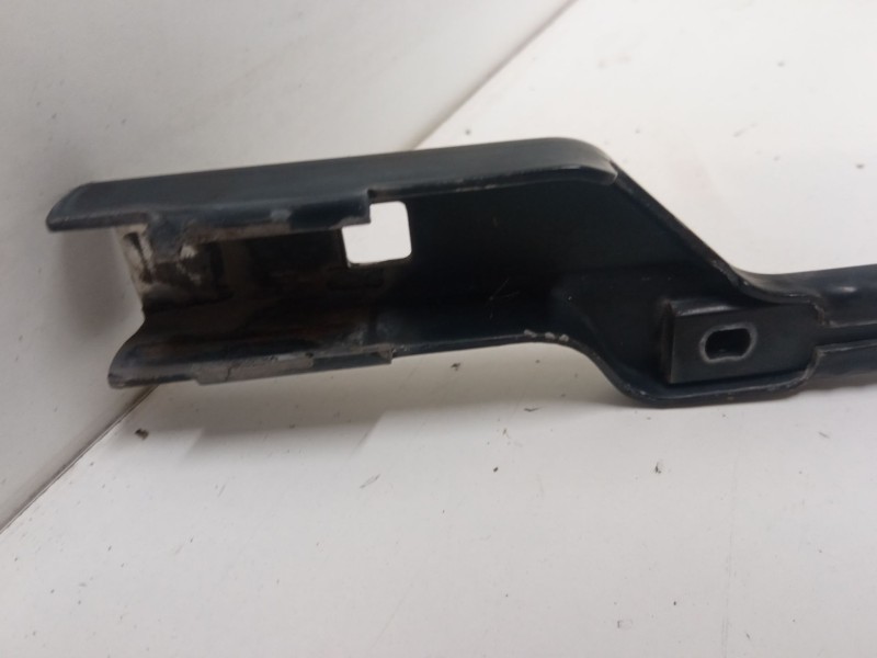 Recambio de brazo limpia delantero izquierdo para ford focus iii 1.6 tdci referencia OEM IAM    Recambio de brazo limpia delantero izquierdo para ford focus iii 1.6 tdci referencia OEM IAM