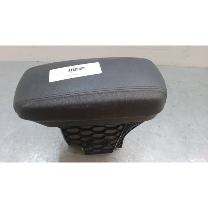 Recambio de apoyabrazos central para kia rio iii (ub) 1.1 crdi referencia OEM IAM    Recambio de apoyabrazos central para kia rio iii (ub) 1.1 crdi referencia OEM IAM