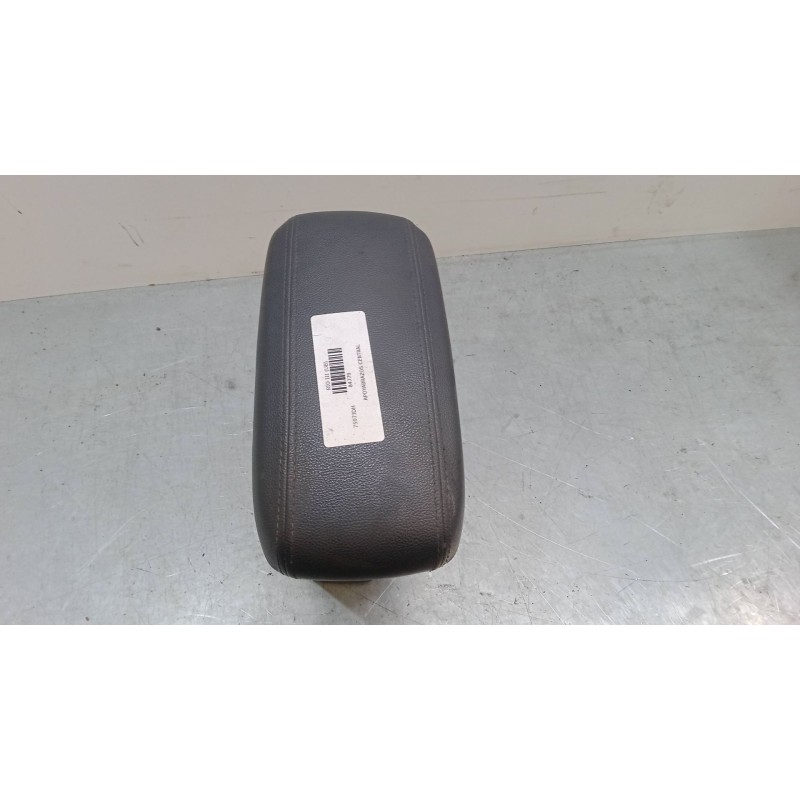 Recambio de apoyabrazos central para kia rio iii (ub) 1.1 crdi referencia OEM IAM    Recambio de apoyabrazos central para kia rio iii (ub) 1.1 crdi referencia OEM IAM