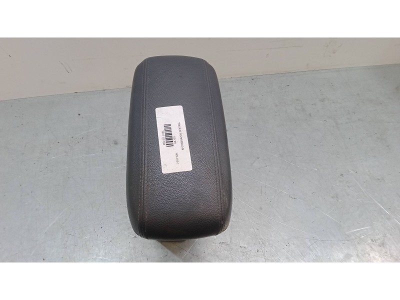 Recambio de apoyabrazos central para kia rio iii (ub) 1.1 crdi referencia OEM IAM    Recambio de apoyabrazos central para kia rio iii (ub) 1.1 crdi referencia OEM IAM