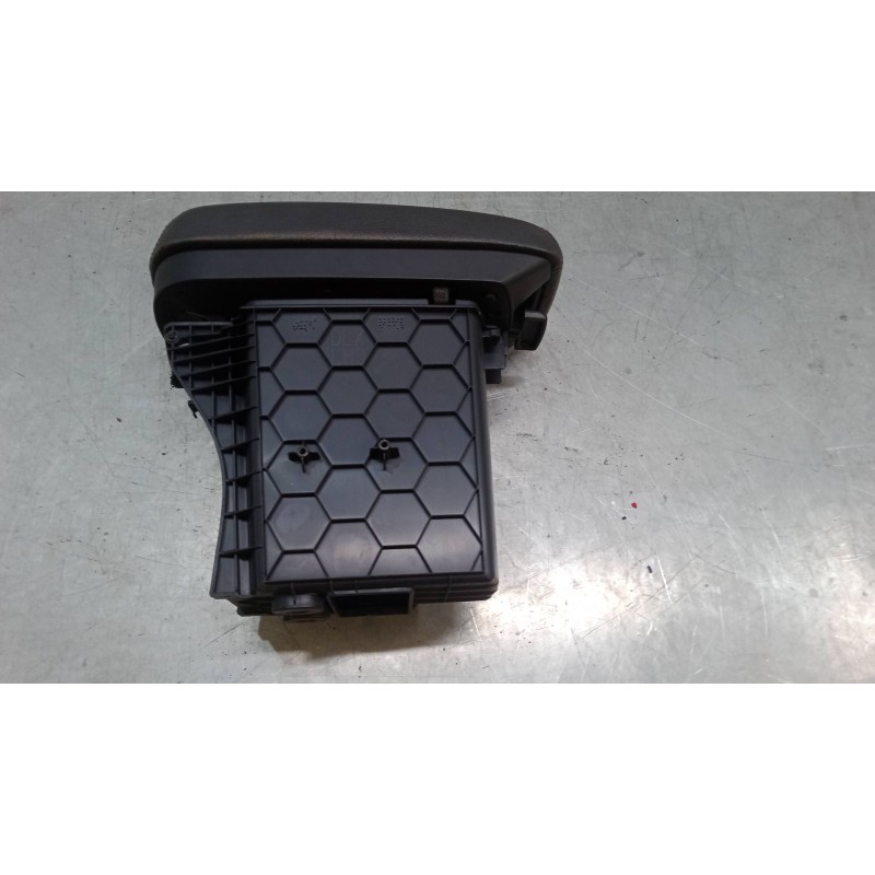 Recambio de apoyabrazos central para kia rio iii (ub) 1.1 crdi referencia OEM IAM    Recambio de apoyabrazos central para kia rio iii (ub) 1.1 crdi referencia OEM IAM