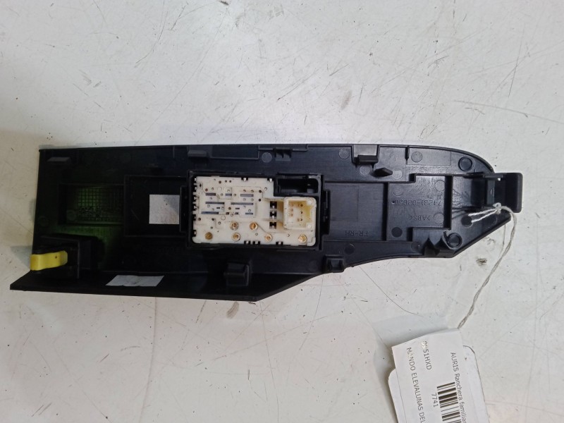 Recambio de mando elevalunas delantero derecho para toyota auris station wagon (_e18_) 1.8 hybrid (zwe186_) referencia OEM IAM 7