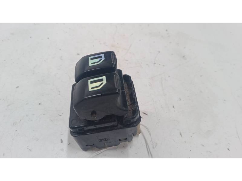 MANDO ELEVALUNAS DELANTERO IZQUIERDO 621W04750 