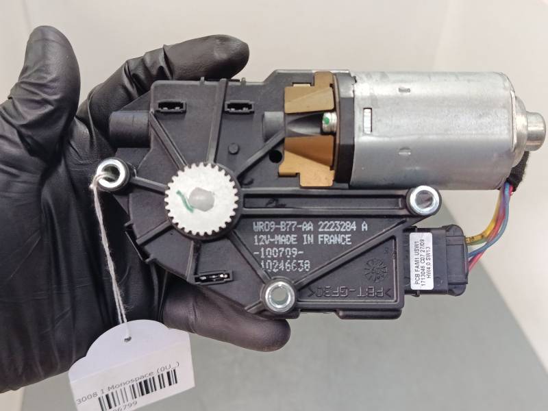 MOTOR TECHO SOLAR WR09B77AA 