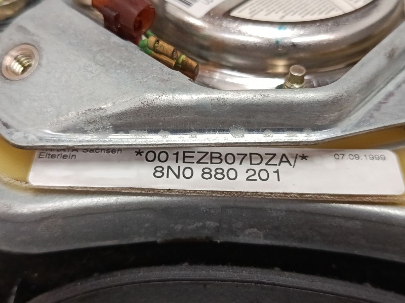 Recambio de airbag volante para audi tt roadster (8n9) 1.8 t quattro referencia OEM IAM 8n0880201   Recambio de airbag volante para audi tt roadster (8n9) 1.8 t quattro referencia OEM IAM 8n0880201