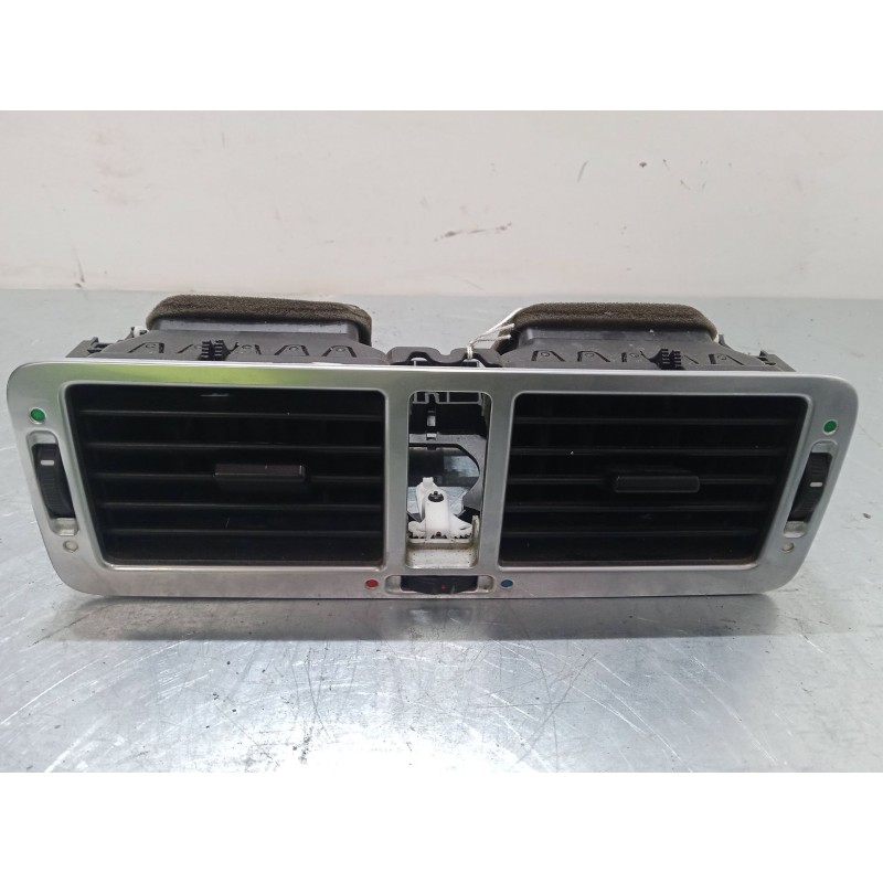 Recambio de aireador central para land rover range rover iii (l322) 4.4 4x4 referencia OEM IAM    Recambio de aireador central para land rover range rover iii (l322) 4.4 4x4 referencia OEM IAM