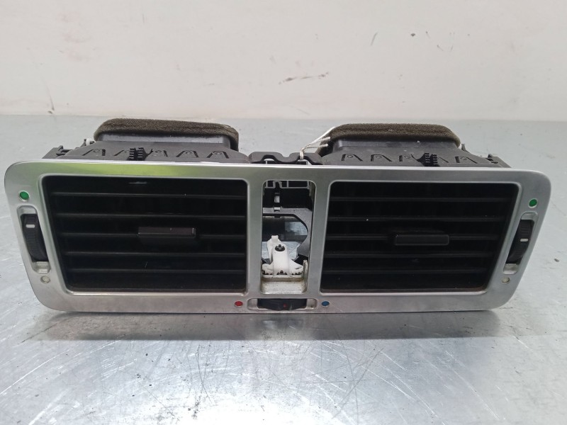 Recambio de aireador central para land rover range rover iii (l322) 4.4 4x4 referencia OEM IAM    Recambio de aireador central para land rover range rover iii (l322) 4.4 4x4 referencia OEM IAM