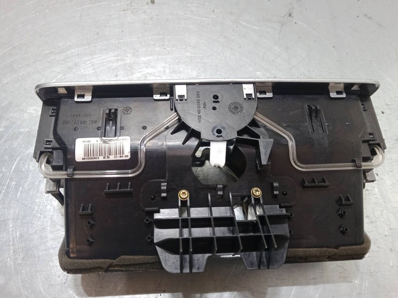 Recambio de aireador central para land rover range rover iii (l322) 4.4 4x4 referencia OEM IAM    Recambio de aireador central para land rover range rover iii (l322) 4.4 4x4 referencia OEM IAM