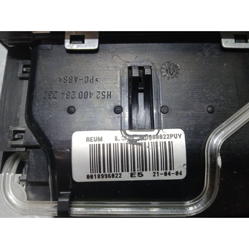 Recambio de aireador central para land rover range rover iii (l322) 4.4 4x4 referencia OEM IAM    Recambio de aireador central para land rover range rover iii (l322) 4.4 4x4 referencia OEM IAM