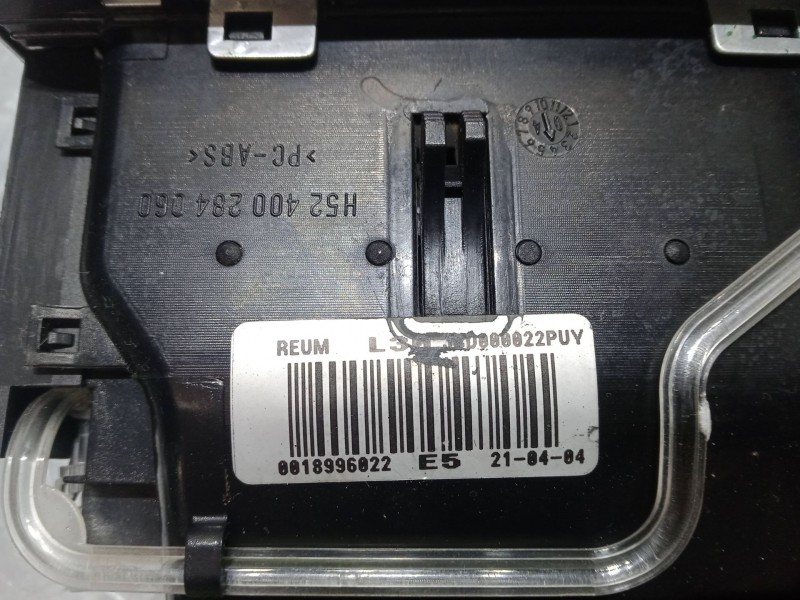 Recambio de aireador central para land rover range rover iii (l322) 4.4 4x4 referencia OEM IAM    Recambio de aireador central para land rover range rover iii (l322) 4.4 4x4 referencia OEM IAM