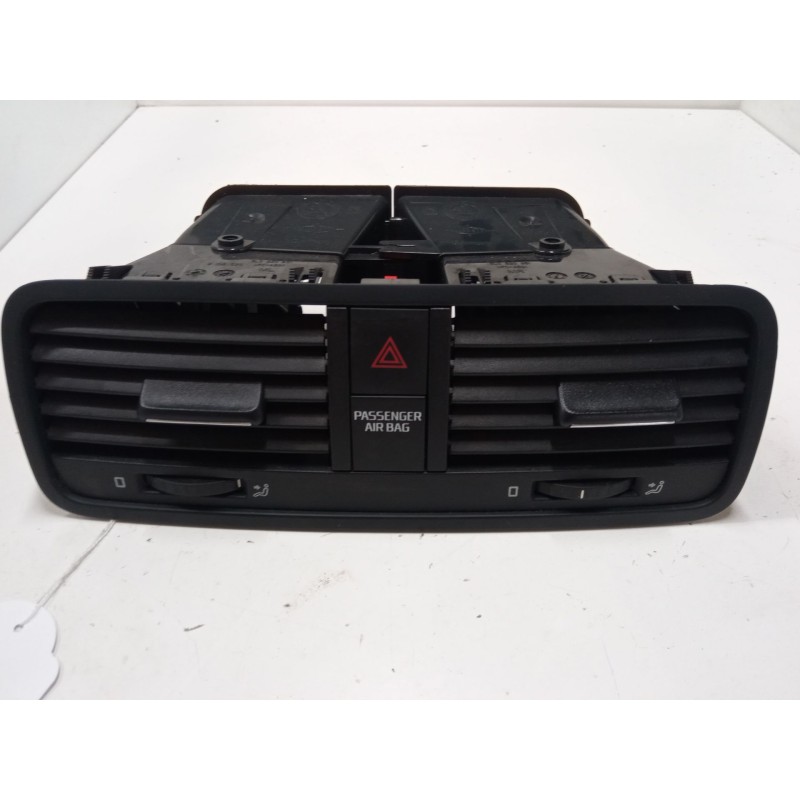 Recambio de aireador central para skoda yeti (5l) 2.0 tdi referencia OEM IAM 5l0820951   Recambio de aireador central para skoda yeti (5l) 2.0 tdi referencia OEM IAM 5l0820951