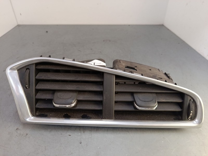 Recambio de aireador central para citroën c4 ii (nc_) 1.6 hdi 110 referencia OEM IAM    Recambio de aireador central para citroën c4 ii (nc_) 1.6 hdi 110 referencia OEM IAM