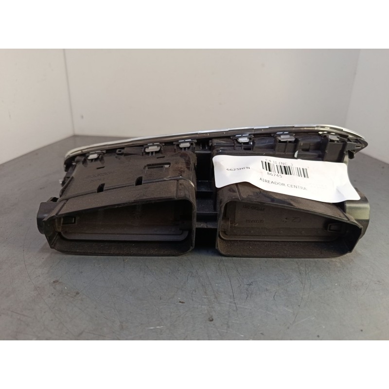 Recambio de aireador central para citroën c4 ii (nc_) 1.6 hdi 110 referencia OEM IAM    Recambio de aireador central para citroën c4 ii (nc_) 1.6 hdi 110 referencia OEM IAM