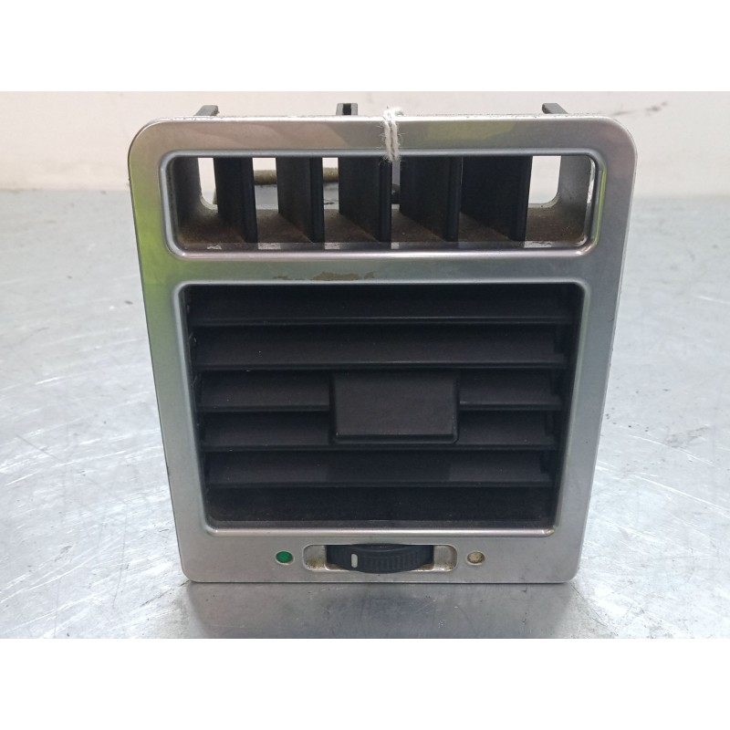 Recambio de aireador derecho para land rover range rover iii (l322) 4.4 4x4 referencia OEM IAM    Recambio de aireador derecho para land rover range rover iii (l322) 4.4 4x4 referencia OEM IAM