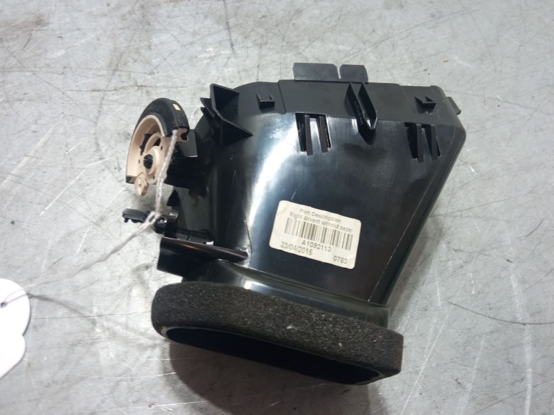 Recambio de aireador derecho para citroën c3 ii (sc_) 1.0 vti 68 referencia OEM IAM    Recambio de aireador derecho para citroën c3 ii (sc_) 1.0 vti 68 referencia OEM IAM