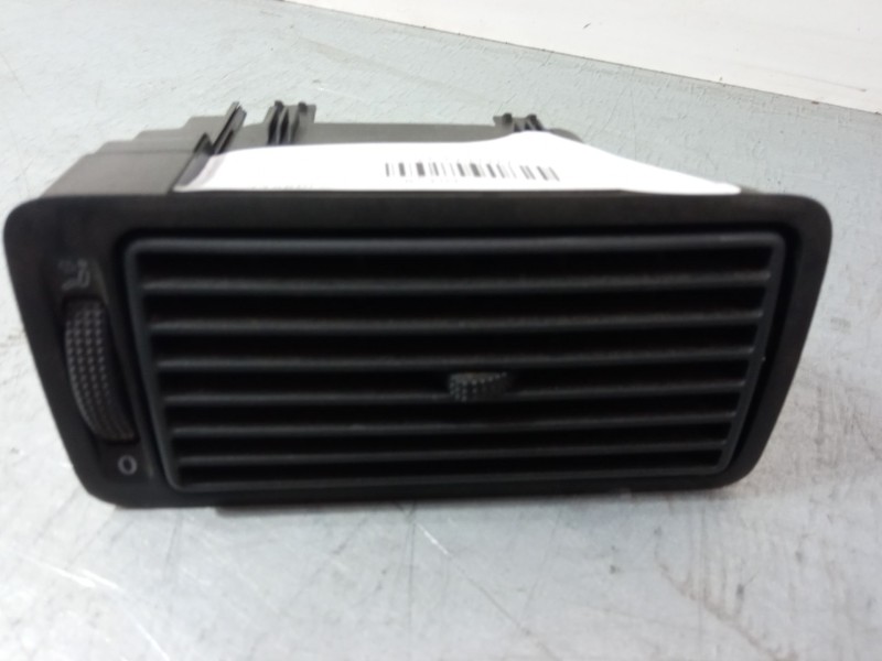 Recambio de aireador derecho para volkswagen golf iv (1j1) 1.6 16v referencia OEM IAM    Recambio de aireador derecho para volkswagen golf iv (1j1) 1.6 16v referencia OEM IAM