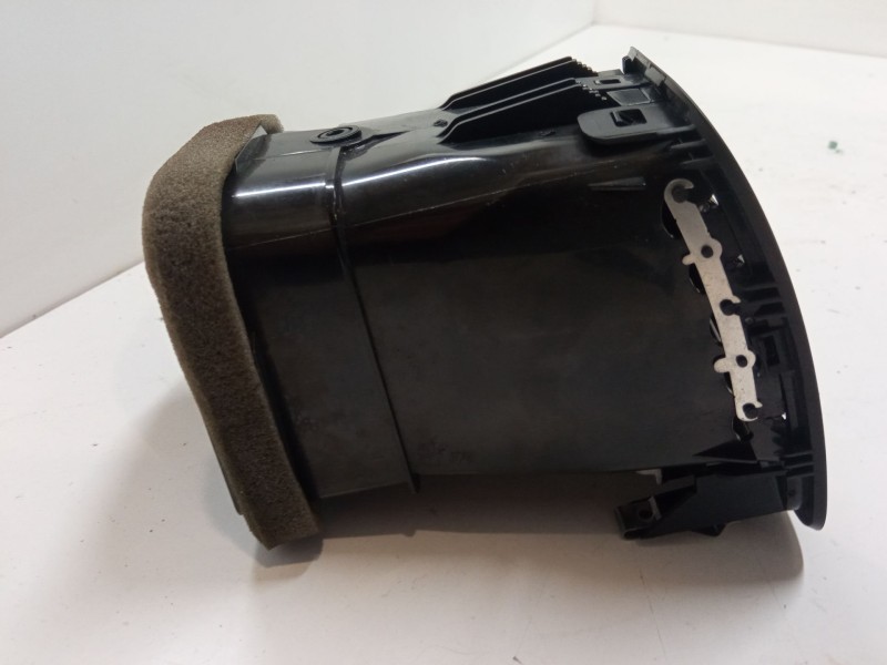 Recambio de aireador derecho para skoda yeti (5l) 2.0 tdi referencia OEM IAM    Recambio de aireador derecho para skoda yeti (5l) 2.0 tdi referencia OEM IAM