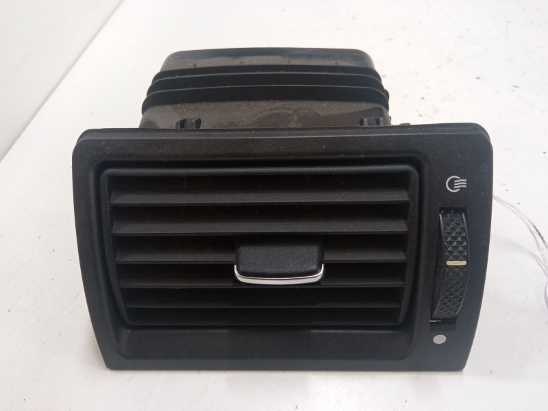 Recambio de aireador izquierdo para ford mondeo iii sedán (b4y) 2.0 16v tddi / tdci referencia OEM IAM    Recambio de aireador izquierdo para ford mondeo iii sedán (b4y) 2.0 16v tddi / tdci referencia OEM IAM