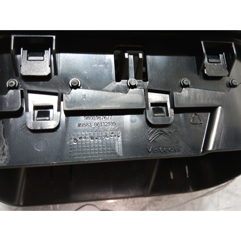 Recambio de aireador izquierdo para citroën c4 cactus 1.2 vti 82 referencia OEM IAM    Recambio de aireador izquierdo para citroën c4 cactus 1.2 vti 82 referencia OEM IAM