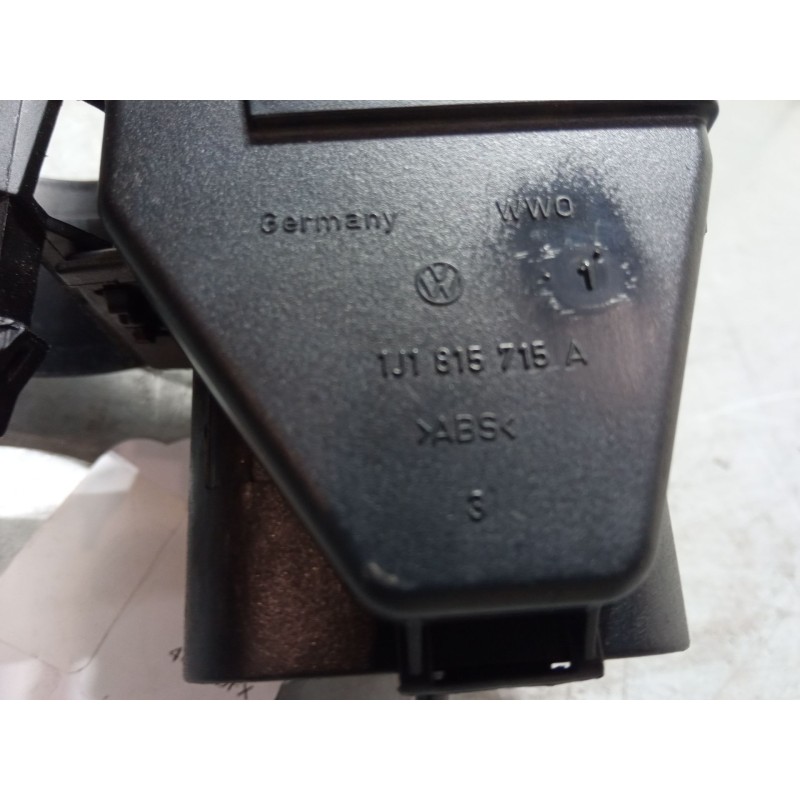 Recambio de aireador izquierdo para volkswagen golf iv (1j1) 1.6 16v referencia OEM IAM    Recambio de aireador izquierdo para volkswagen golf iv (1j1) 1.6 16v referencia OEM IAM