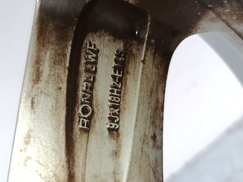 Recambio de llanta aluminio 18´´ para porsche cayman (987) s 3.4 referencia OEM IAM 8J18H2 ET57  