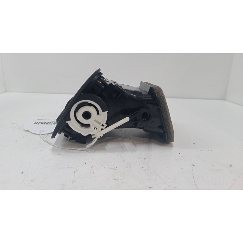 Recambio de aireador izquierdo para volkswagen polo v (6r1, 6c1) 1.0 referencia OEM IAM 6C0819703   Recambio de aireador izquierdo para volkswagen polo v (6r1, 6c1) 1.0 referencia OEM IAM 6C0819703