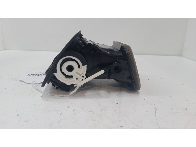 Recambio de aireador izquierdo para volkswagen polo v (6r1, 6c1) 1.0 referencia OEM IAM 6C0819703   Recambio de aireador izquierdo para volkswagen polo v (6r1, 6c1) 1.0 referencia OEM IAM 6C0819703