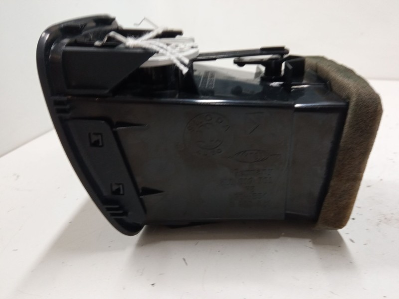 Recambio de aireador izquierdo para skoda yeti (5l) 2.0 tdi referencia OEM IAM 5l0819701   Recambio de aireador izquierdo para skoda yeti (5l) 2.0 tdi referencia OEM IAM 5l0819701