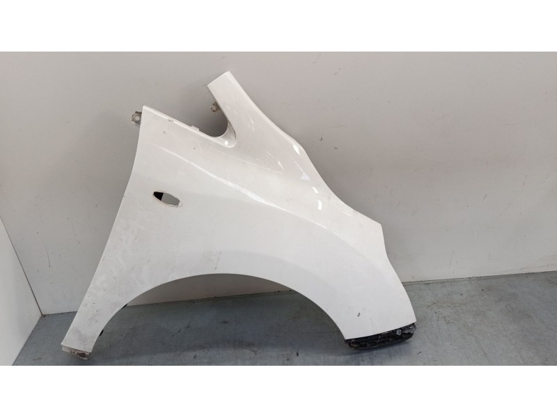 Recambio de aleta delantera derecha para toyota verso (_r2_) 1.6 (zgr20_) referencia OEM IAM   