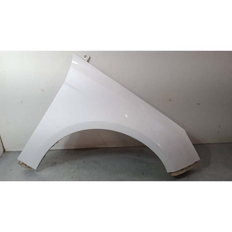 Recambio de aleta delantera derecha para ford focus iii 1.6 tdci referencia OEM IAM    Recambio de aleta delantera derecha para ford focus iii 1.6 tdci referencia OEM IAM