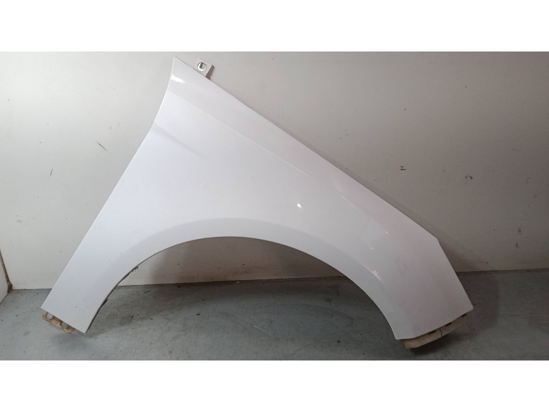 Recambio de aleta delantera derecha para ford focus iii 1.6 tdci referencia OEM IAM    Recambio de aleta delantera derecha para ford focus iii 1.6 tdci referencia OEM IAM