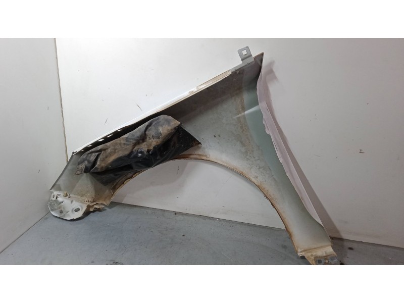 Recambio de aleta delantera derecha para ford focus iii 1.6 tdci referencia OEM IAM    Recambio de aleta delantera derecha para ford focus iii 1.6 tdci referencia OEM IAM