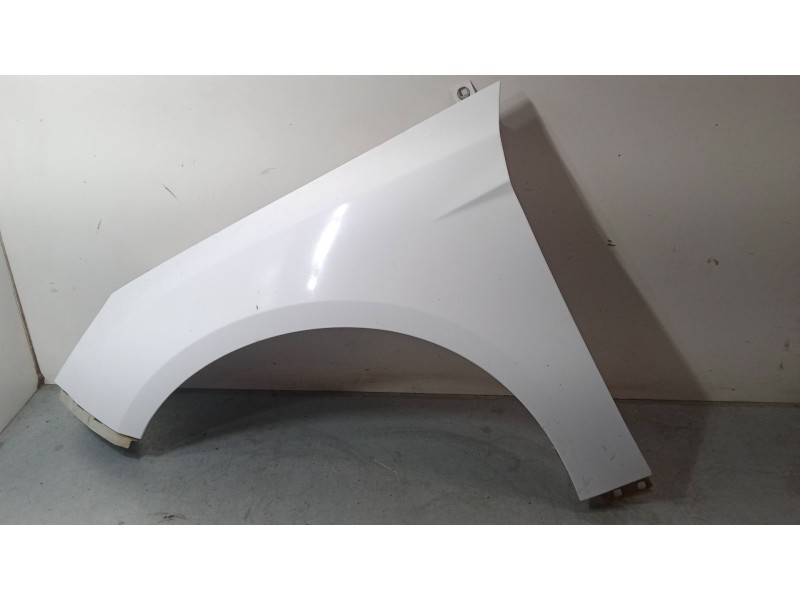 Recambio de aleta delantera izquierda para ford focus iii 1.6 tdci referencia OEM IAM    Recambio de aleta delantera izquierda para ford focus iii 1.6 tdci referencia OEM IAM