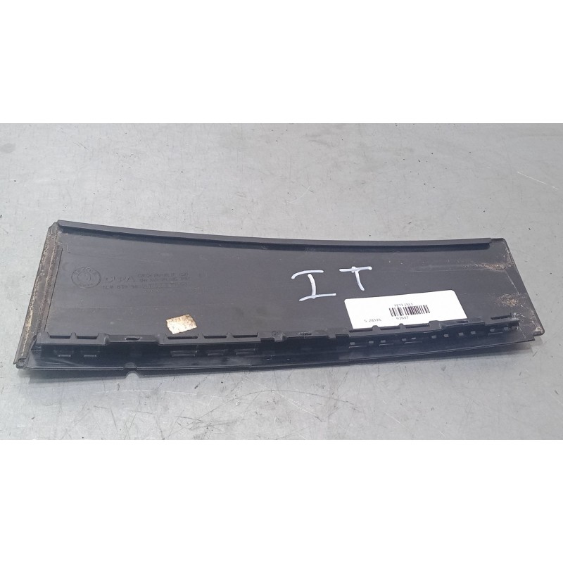Recambio de embellecedor exterior izquierdo pilar c para skoda yeti (5l) 2.0 tdi referencia OEM IAM 5L0839903   Recambio de embellecedor exterior izquierdo pilar c para skoda yeti (5l) 2.0 tdi referencia OEM IAM 5L0839903