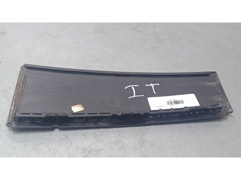 Recambio de embellecedor exterior izquierdo pilar c para skoda yeti (5l) 2.0 tdi referencia OEM IAM 5L0839903   Recambio de embellecedor exterior izquierdo pilar c para skoda yeti (5l) 2.0 tdi referencia OEM IAM 5L0839903