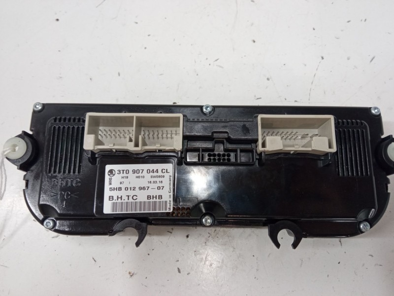 Recambio de mando climatizador para skoda yeti (5l) 2.0 tdi referencia OEM IAM 3T0907044CL  3T0907044CL Recambio de mando climatizador para skoda yeti (5l) 2.0 tdi referencia OEM IAM 3T0907044CL  3T0907044CL