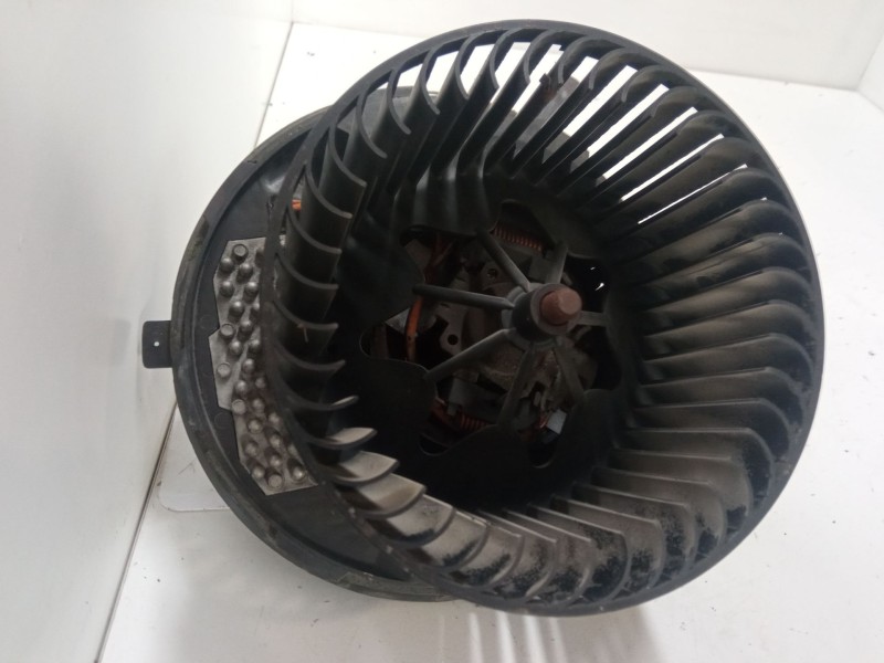 Recambio de motor calefaccion para skoda yeti (5l) 2.0 tdi referencia OEM IAM 3C0907521G  